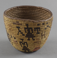 Cowlitz%20artist%2C%20%3Cb%3E%3Ci%3E%20Basket%3C%2Fi%3E%3C%2Fb%3E%2C%20ca.%201920%2C%20cedar%20bark%2C%20cedar%20root%2C%20beargrass%20and%20aniline%20dyes%2C%20The%20Elizabeth%20Cole%20Butler%20Collection%2C%20no%20known%20copyright%20restrictions%2C%202012.92.19